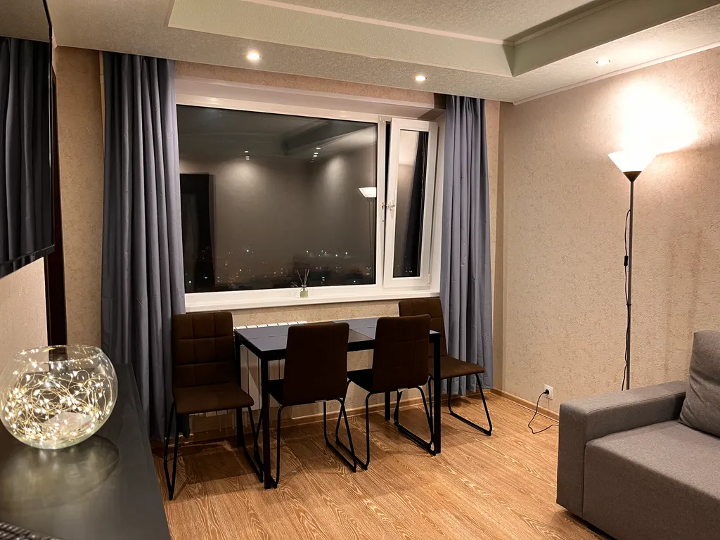 Квартира с потрясающим видом на город, горы и озеро