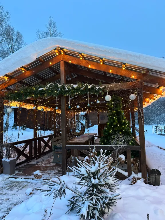 Уютный дом на берегу озера