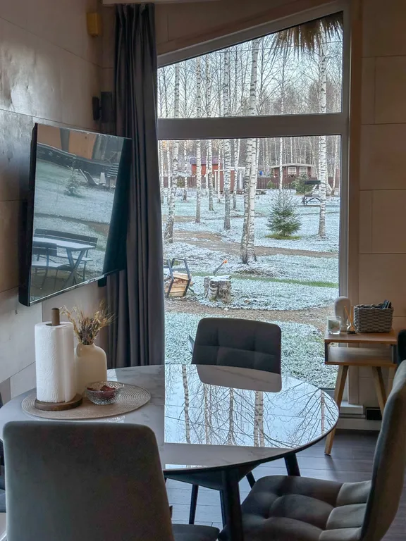 Уютный дом нa бeрегу лесногo озeра