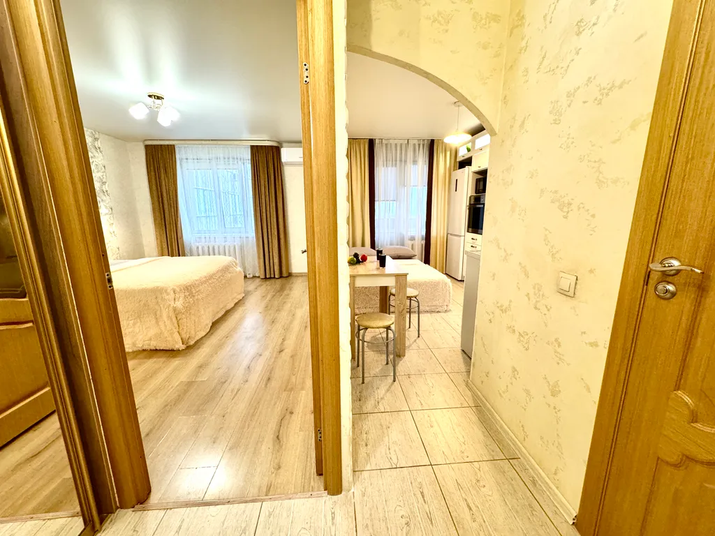 Красивая, уютная квартира в новом доме рядом с ТЦ "Космопорт"