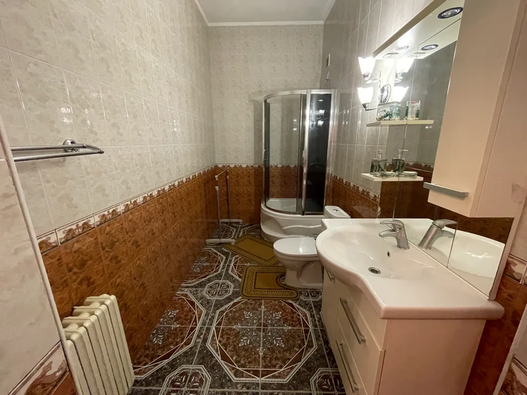 Шикарный коттедж с бассейном