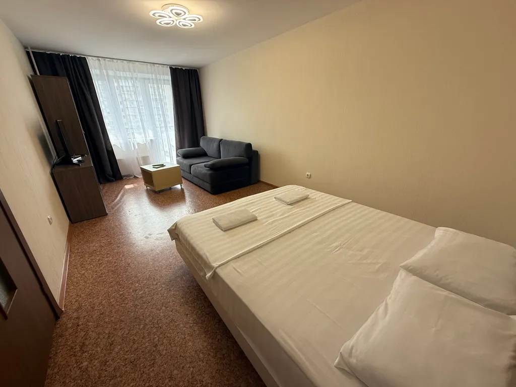 "В Гости!" на Запорожской 57 (2к квартира рядом с БЦ "Сити")