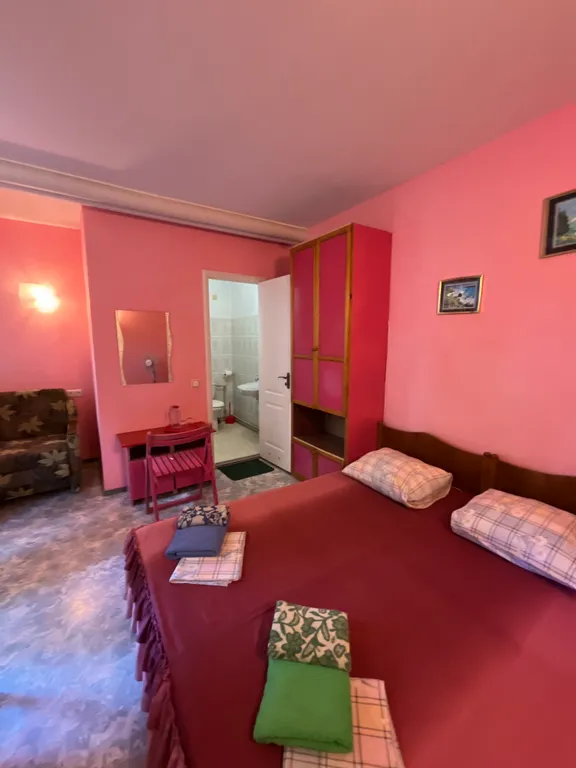 Уютный номер у моря с песчаным пляжем в шаговой доступности