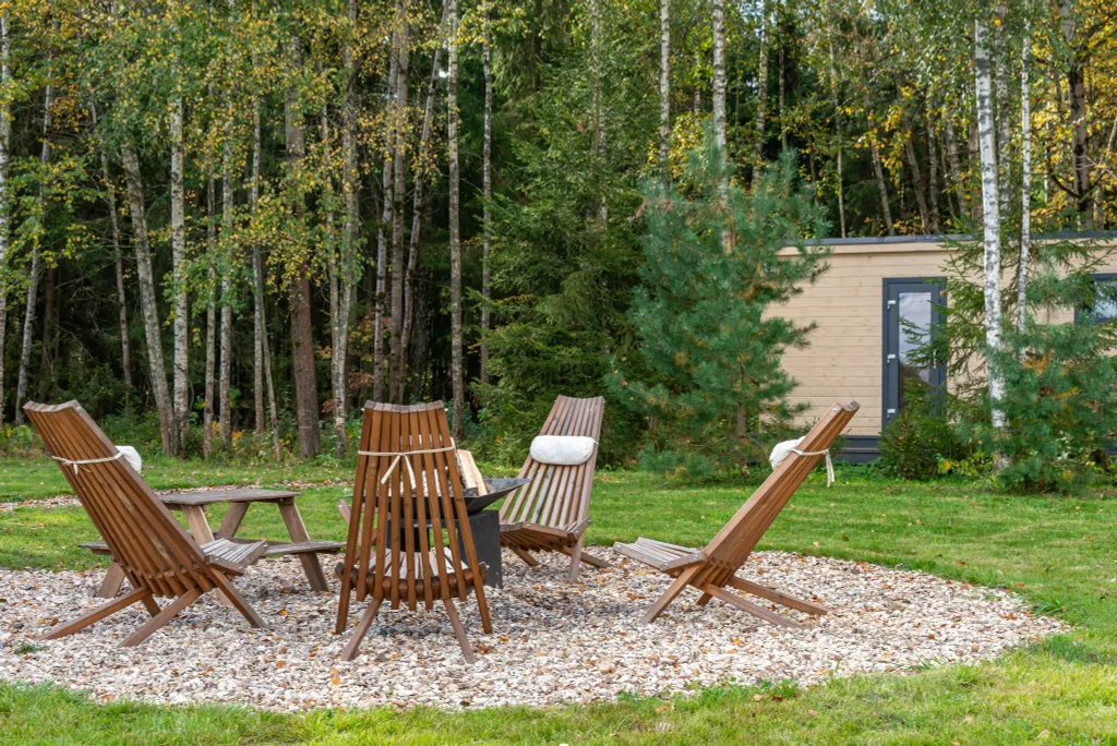 Дом из бруса в лесу с баней и чаном