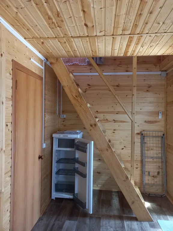 Двухэтажный дом на 5 человек