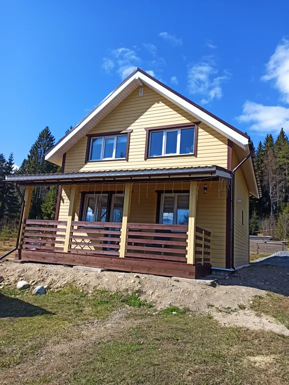 Уютный уголок у леса