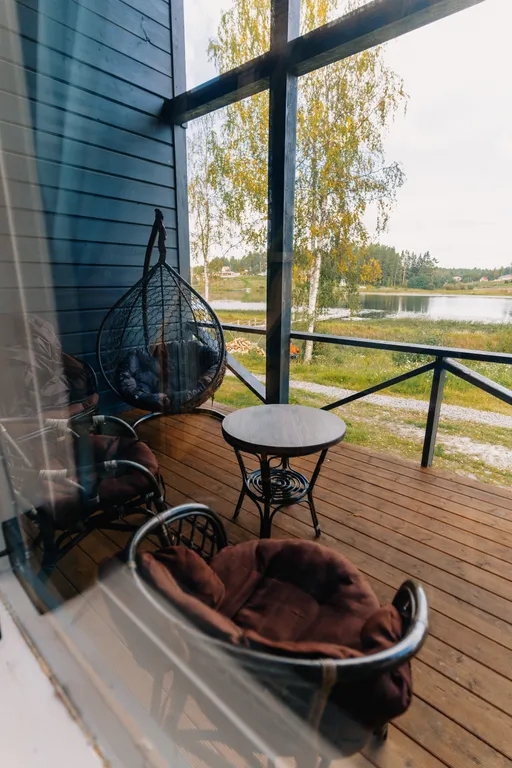 Дом с видом на озеро рядом с Ладожскими шхерами