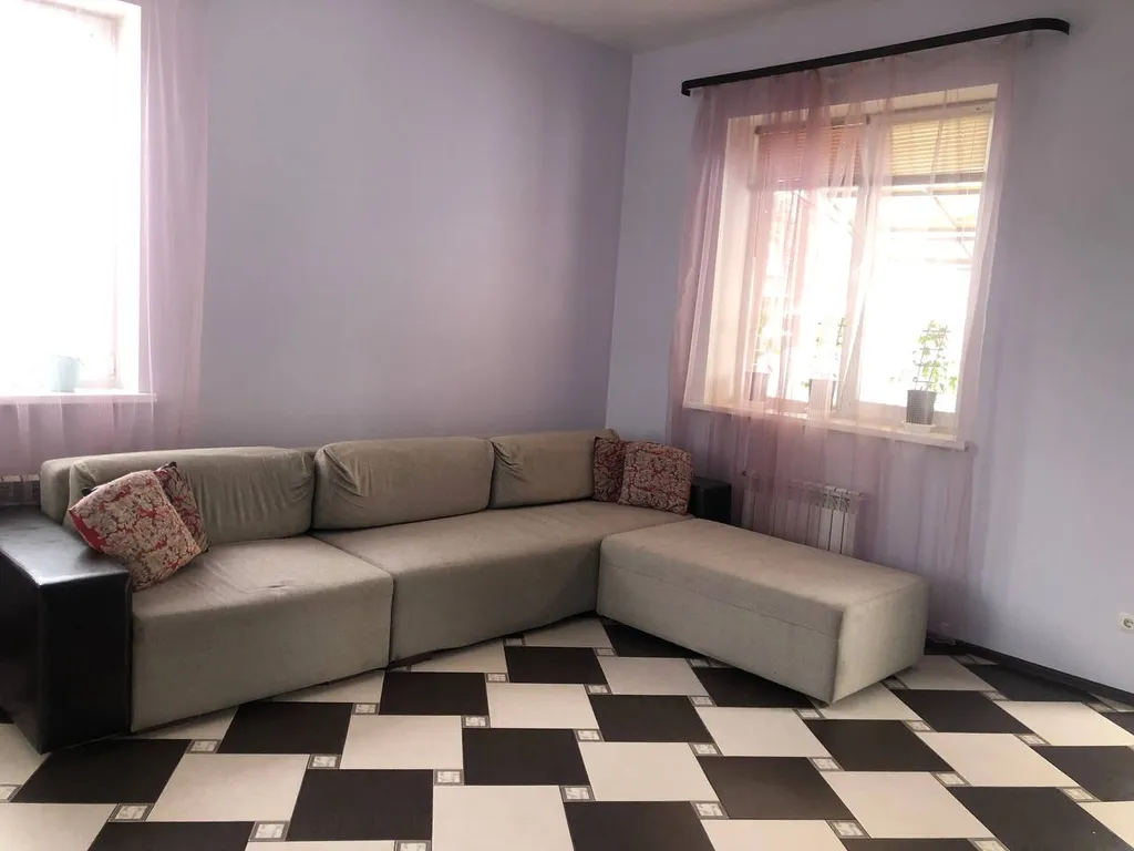 Загородный дом рядом с озером