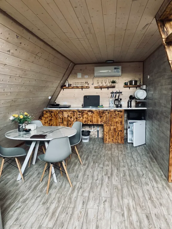 А-фрейм с бассейном