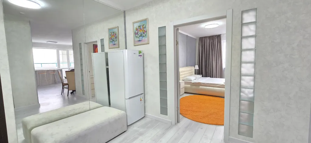 Шикарные апартаменты с видом на город и ванной на балконе