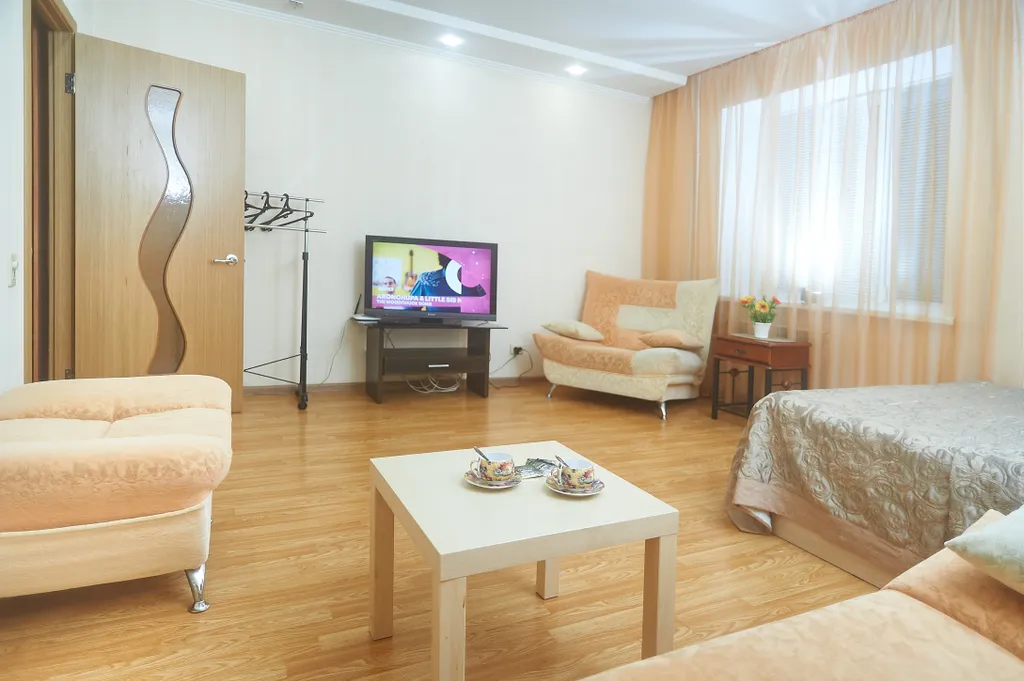 Двухкомнатная с изолированными комнатами в центре рядом с зоопарком