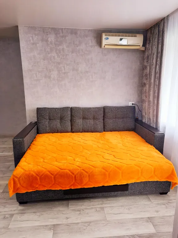 Квартира с евроремонтом в центре города, с видом на Волгу и ресторан