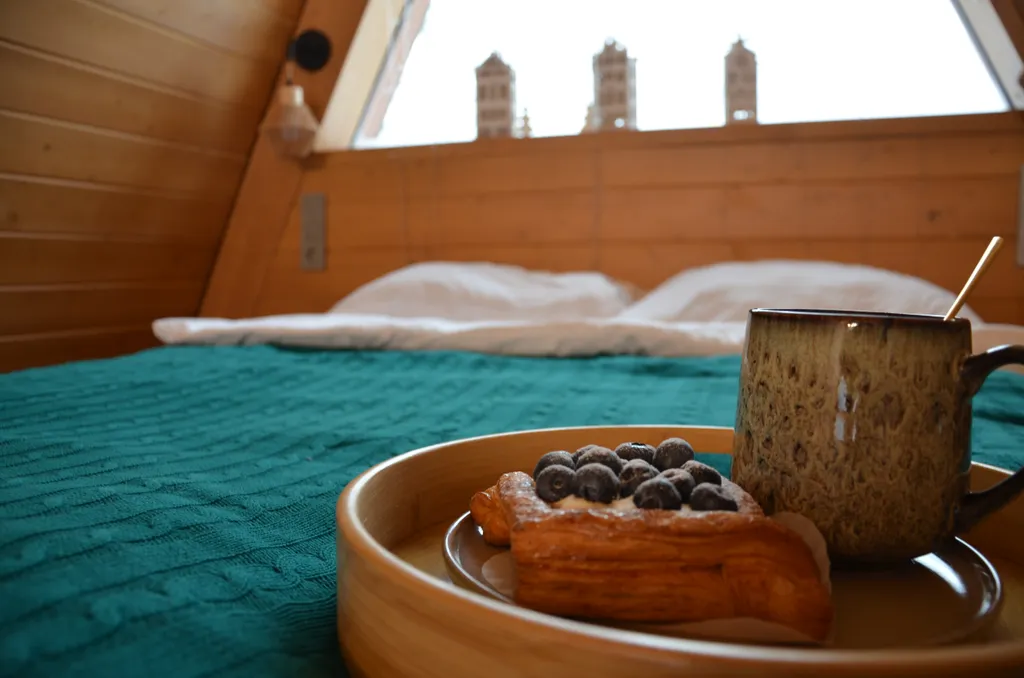 Уютный дом в сосновом лесу