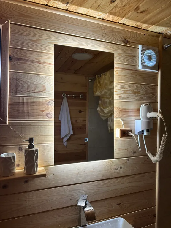 Атмосферные дома a-frame на берегу моря