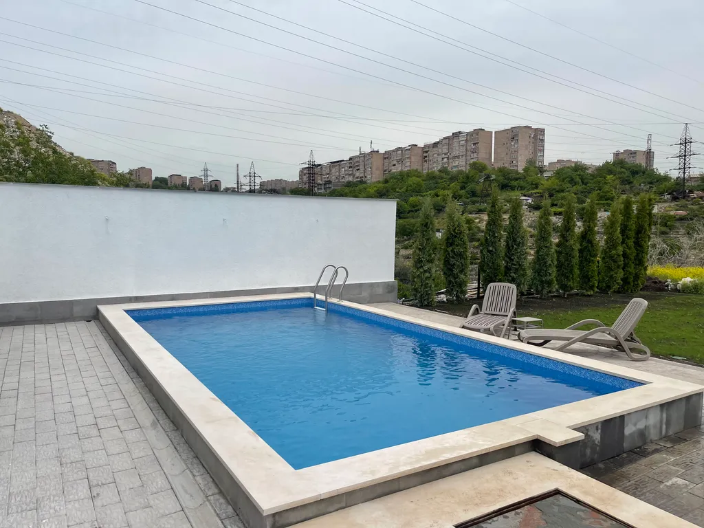 Роскошная вилла с бассейном и с видом на Арарат