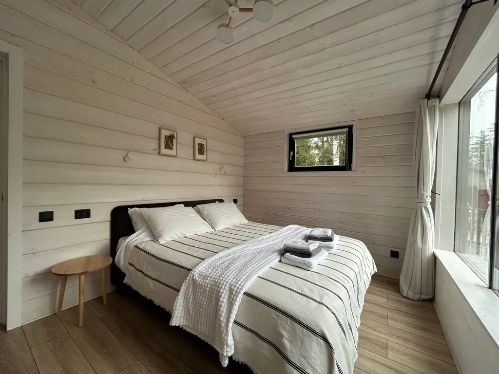 Коттедж Коттедж у озера с камином Сосновый Дом — Орехово