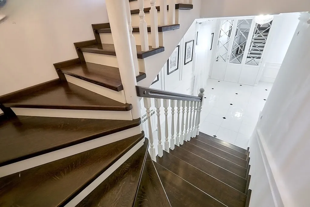 Элитный коттедж с бассейном и спа на берегу озера в живописном месте