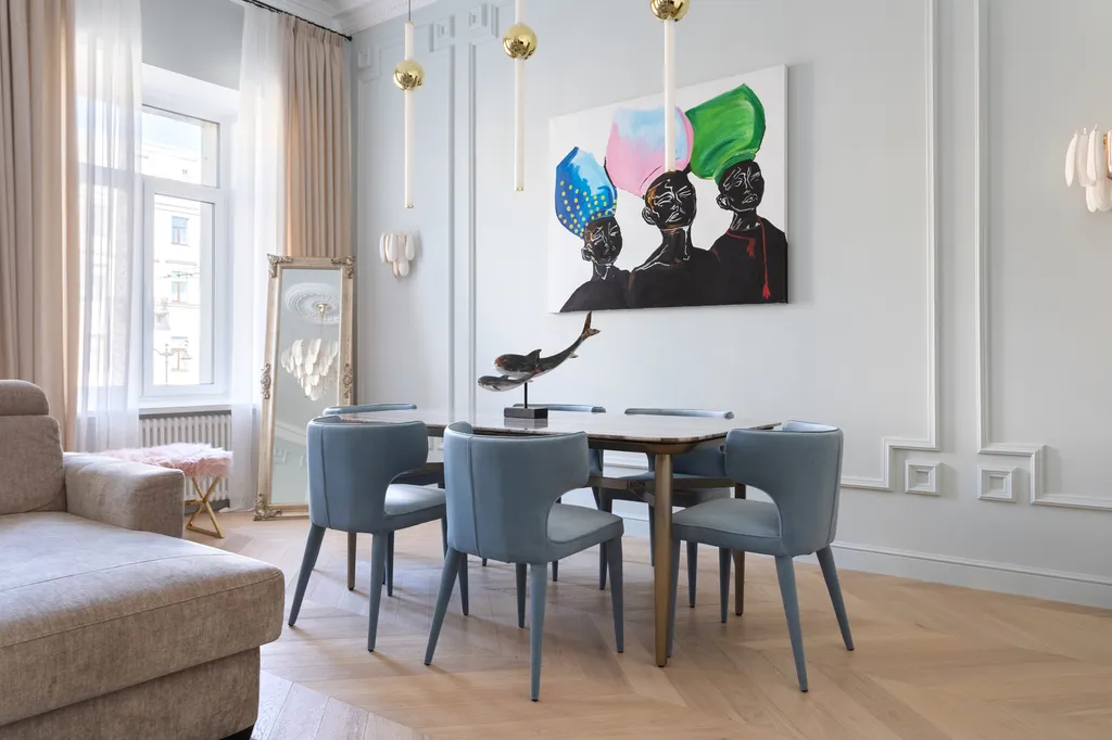 Проcтоpныe 4-к апартaменты c прекpaсным видом нa Hевcкий пpocпект