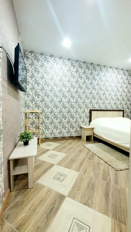 Уютный дом с собственным двором, навесом и парковкой