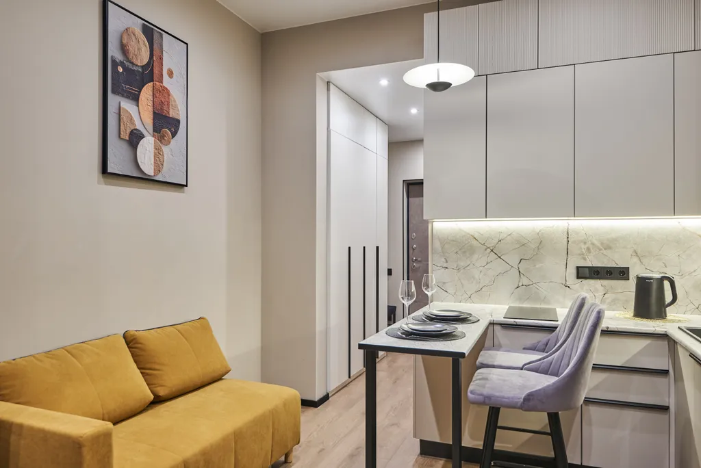 Студия для трех гостей