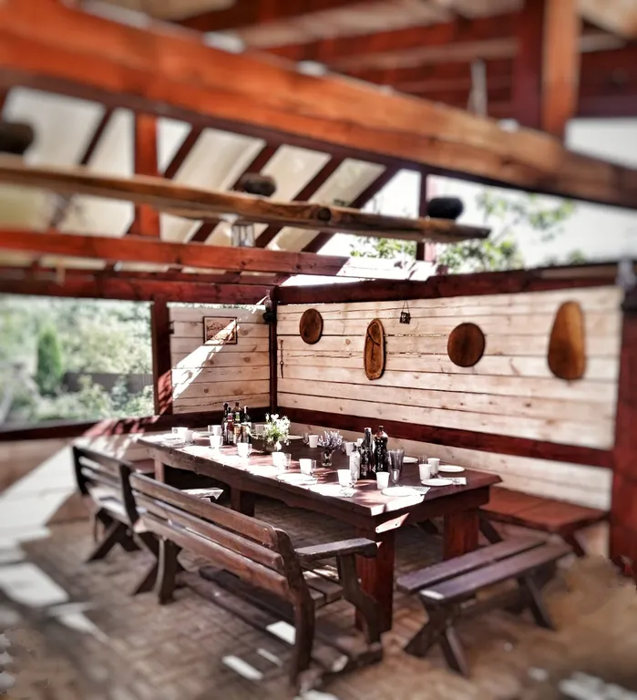 Коттедж под Минском с баней, озером, беседкой