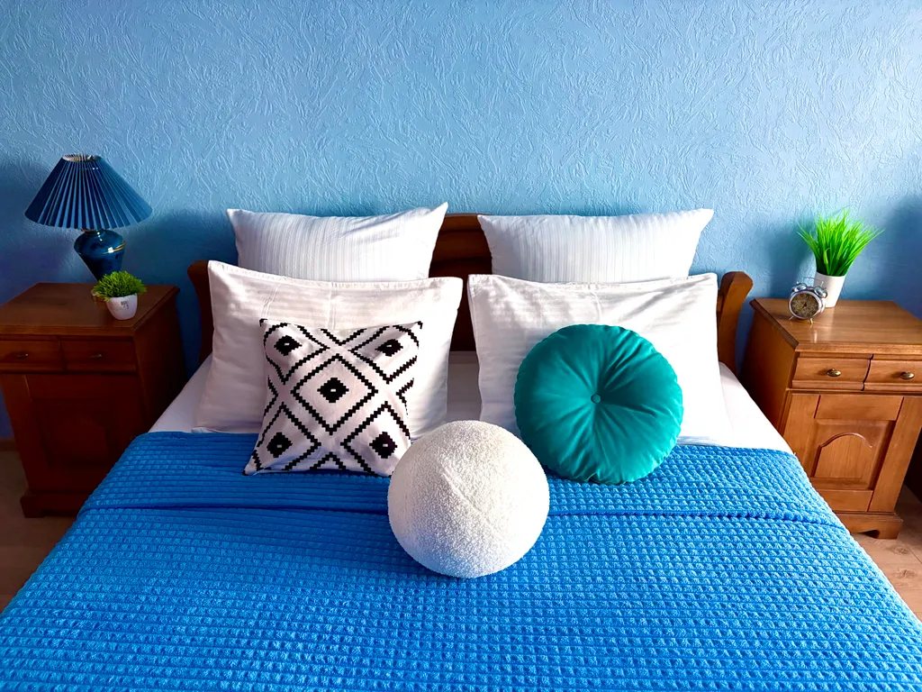 Двухэтажный дом из 5 комнат, с уютным двориком и мангалом