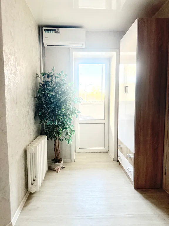 Большая квартира на набережной