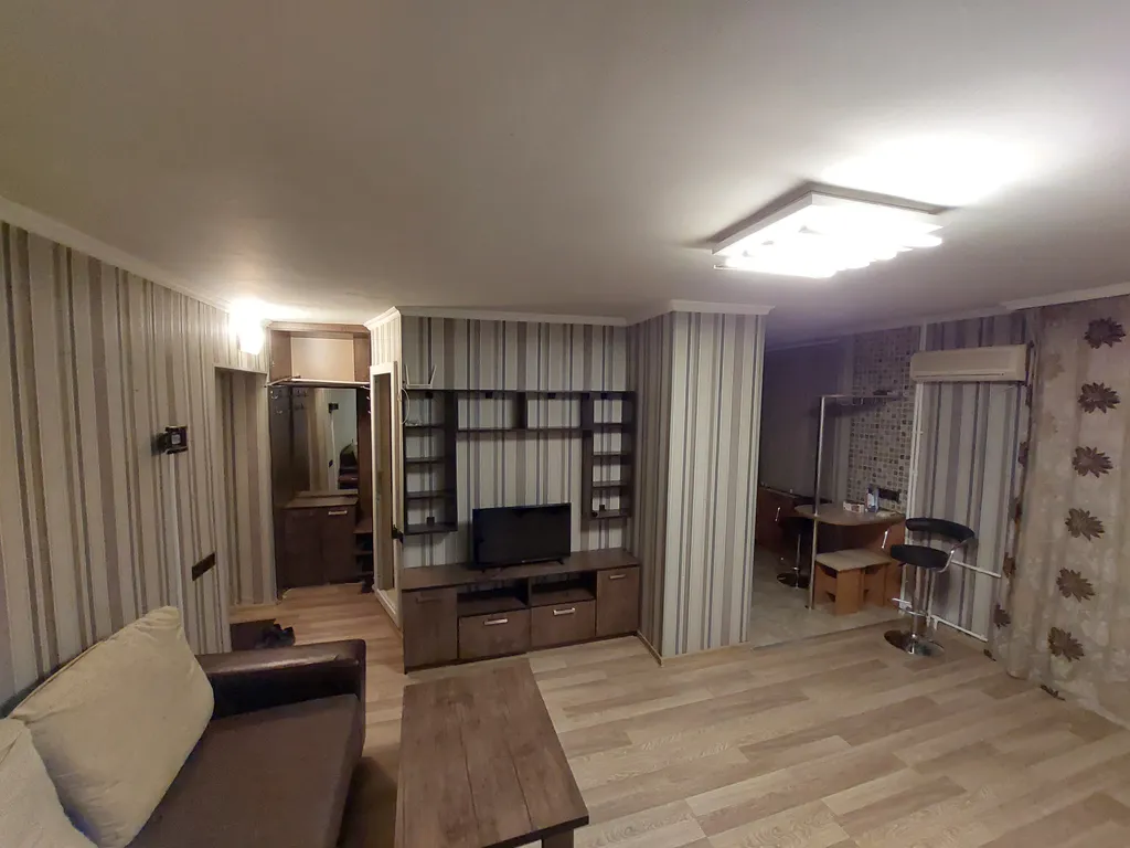 Прекрасная двухкомнатная квартира в самом центре Баку