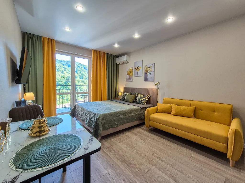 Квартира Студия в ЖК Летний с балконом и видом на лес — аренда посуточно в Кудепста