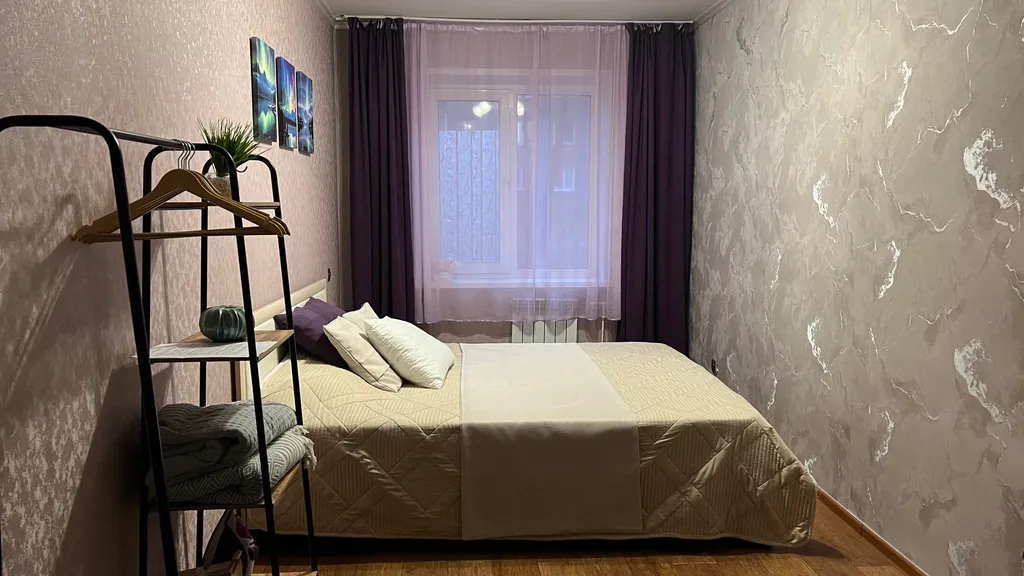 Квартира у сквера