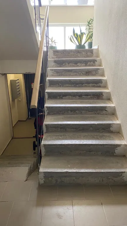 Уютная, светлая квартира ,кухня-студия,спальная.