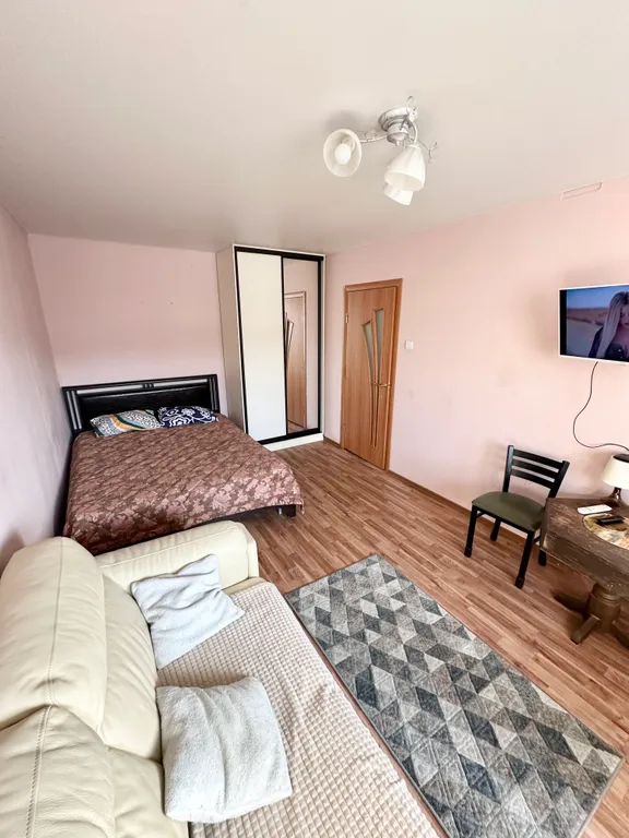 Квартира рядом с ТРЦ Мадагаскар и универсамом Звездный