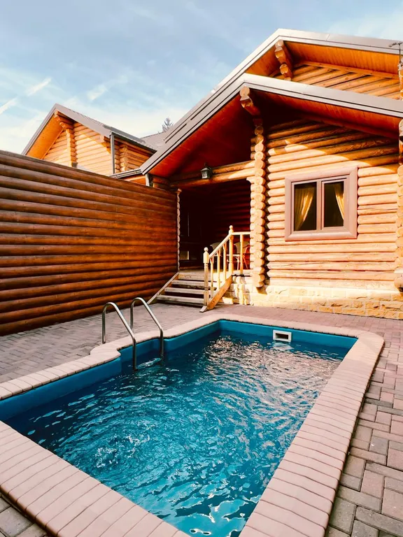 Коттедж с двумя спальнями, русской баней и теплым бассейном — аренда посуточно в Пятигорск