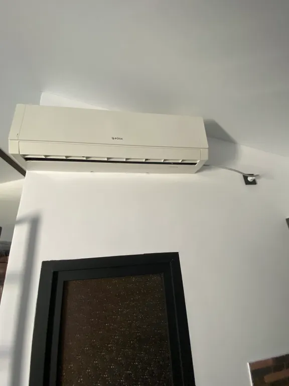 Дом с мансардой у моря, шале с видом на бассейн, номер с бассейном