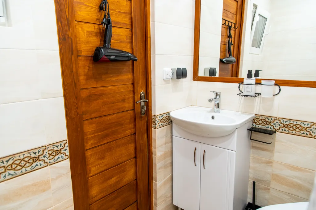 Квартира 2-комнатная в старинном особняке с парковкой