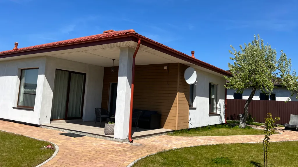 Уютный коттедж с террасой на море