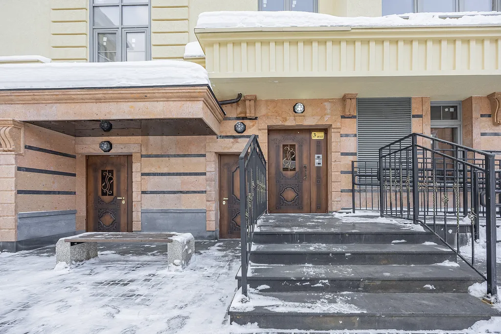 Просторная студия в центре