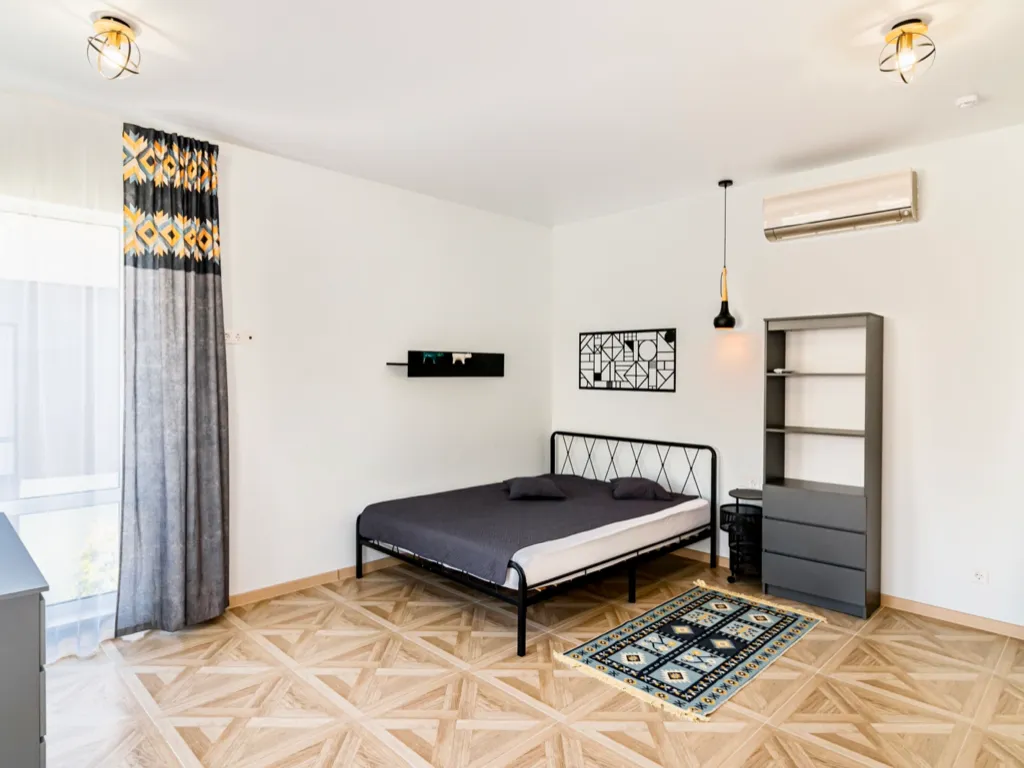 Новый дом с бассейном, сауной и панорамным видом на горы