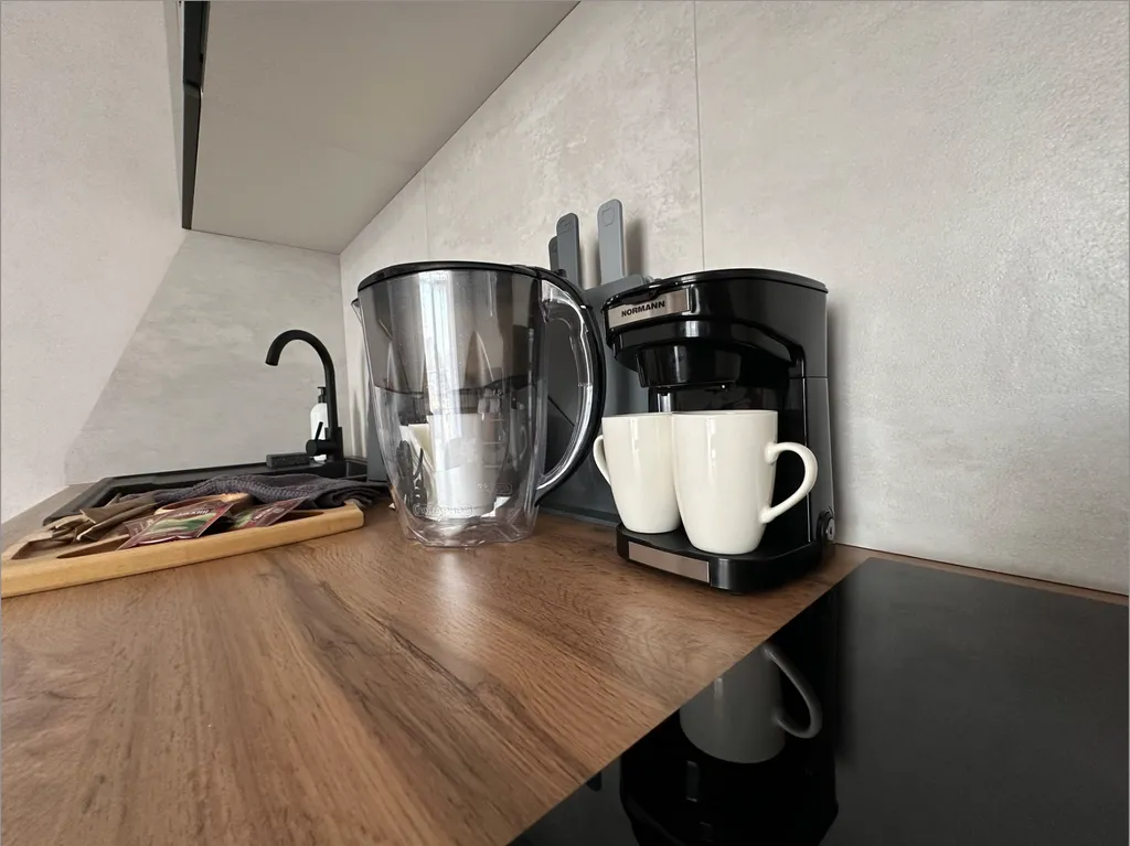 Дизайнерская студия ls-relax time с боковым видом на море с 14 этажа