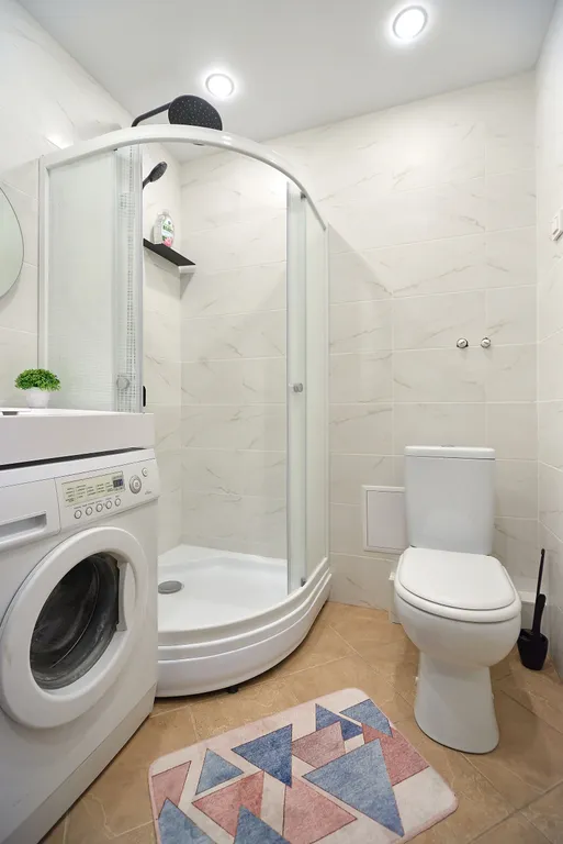 Студия поблизости госпиталь им. Савиных. ТЦ "Лето" 700м.