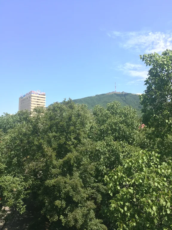 Уютная квартира в центре с прекрасным видом на гору Машук