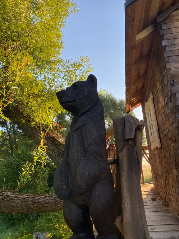 Тихое и комфортное место на берегу реки Лесная