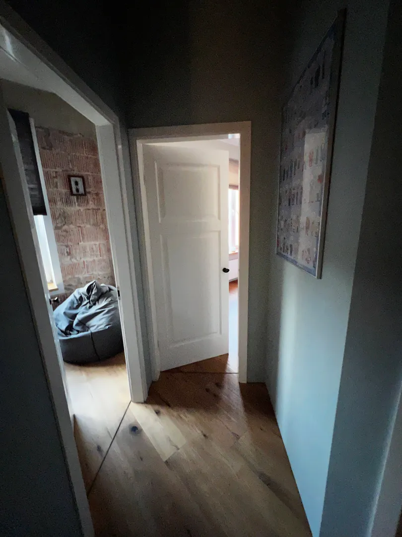 Вид из коридора на вход в спальни 2 и 3
