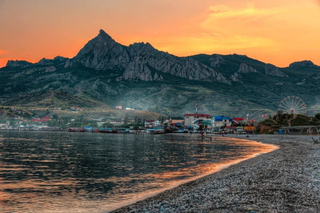 Двухуровневые апартаменты с видом на море и пляж