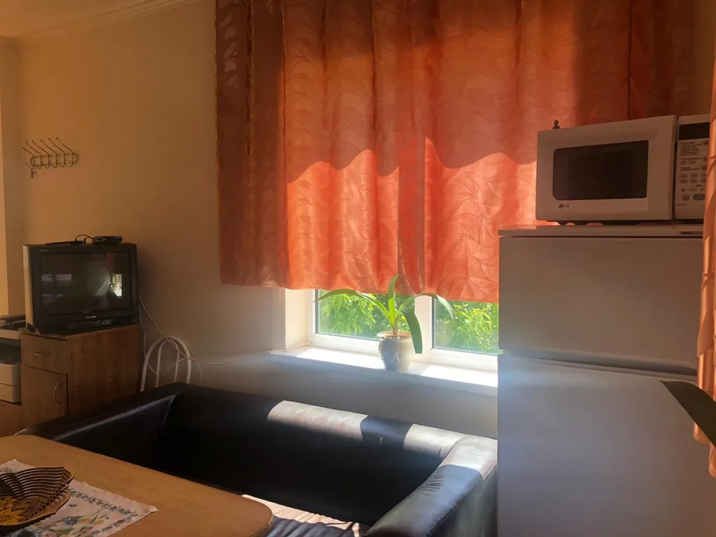 Просторный дом с благоухающим садом у Фаины