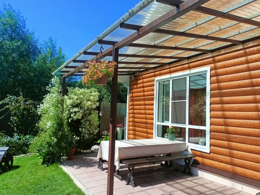 Чудесный дом с сауной и горячей купелью на побережье водохранилища