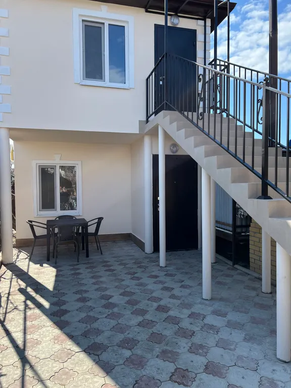 Двухкомнатный четырёхместный номер комфорт в домике