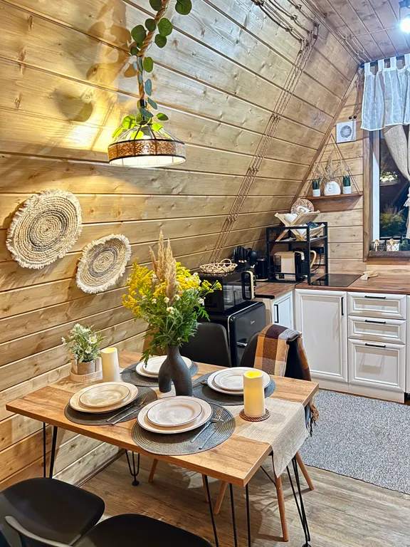 Уютный домик у леса