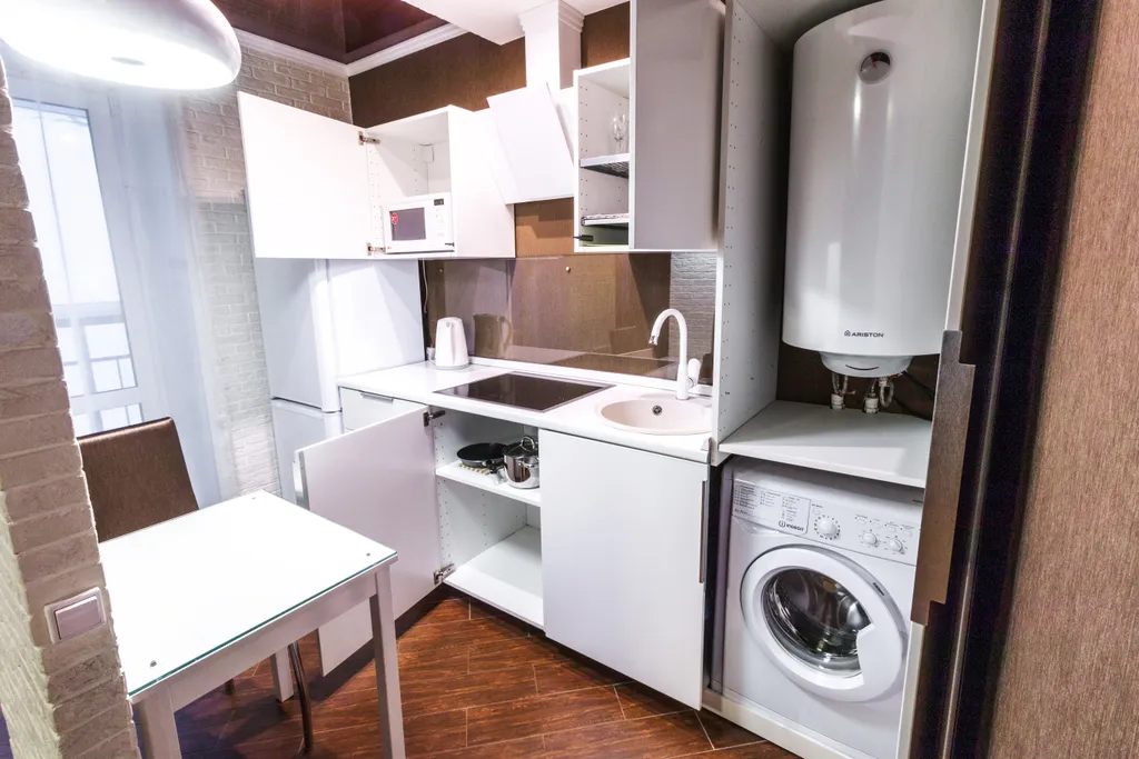 Студия с джакузи и камином