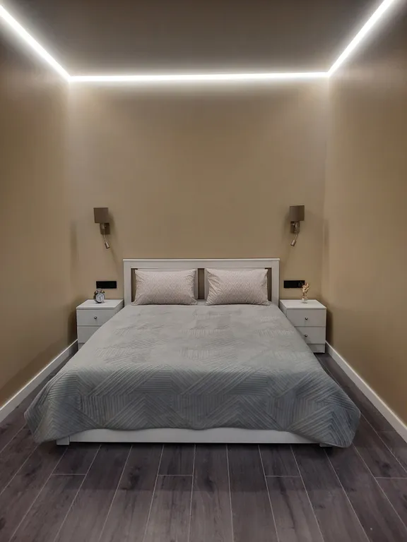 Sutki Rent у моста Александра Невского